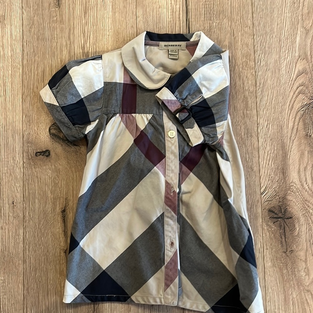 Burberry dress . 4 year old. Great condition and preowned